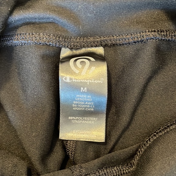 Champion knee length leggings - Size M - Great condition - Picture 2 of 2